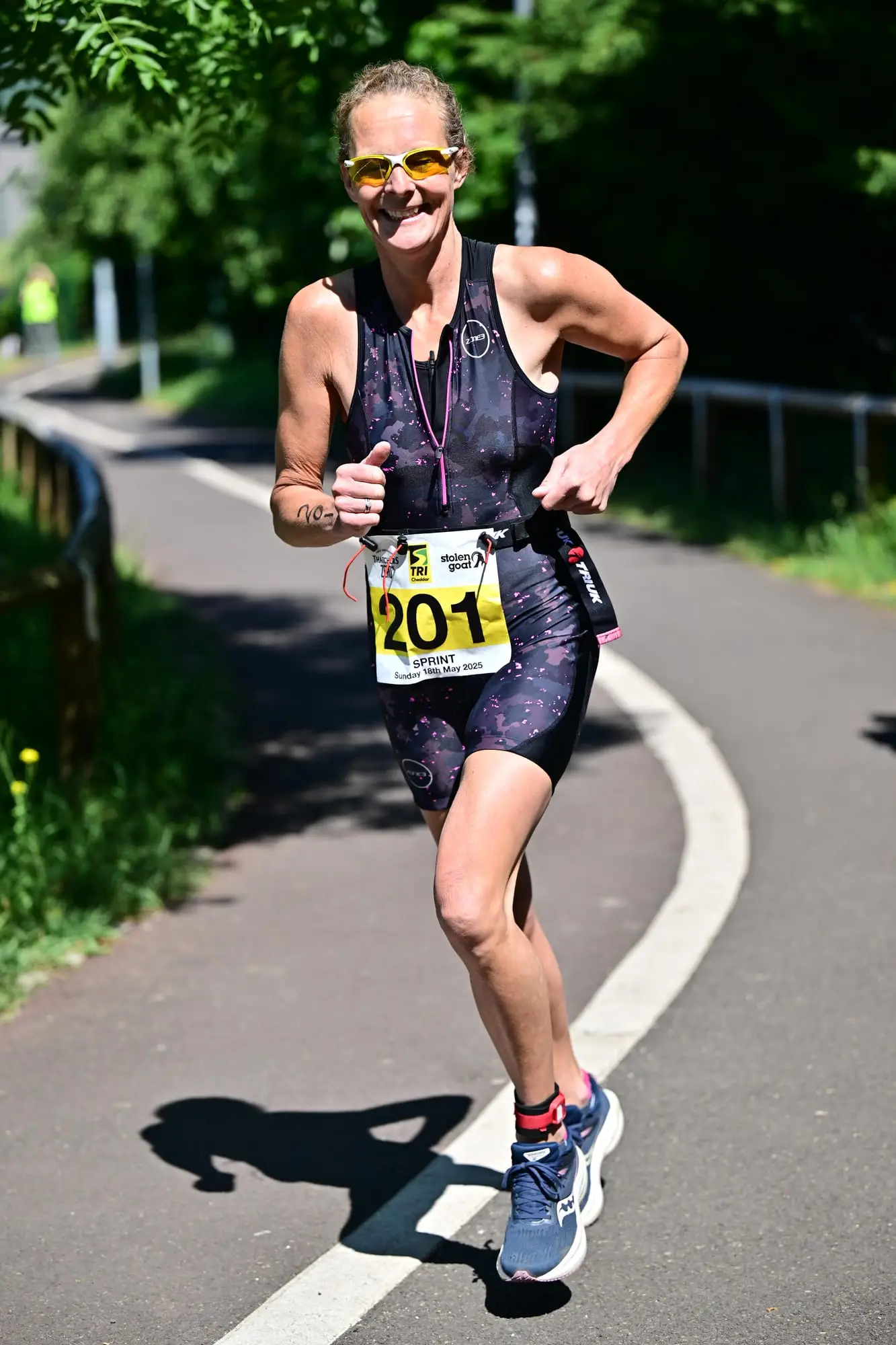 Runner giving a thumbs up on the Strawberry Line